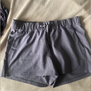 on the fly woven shorts -2.5”
